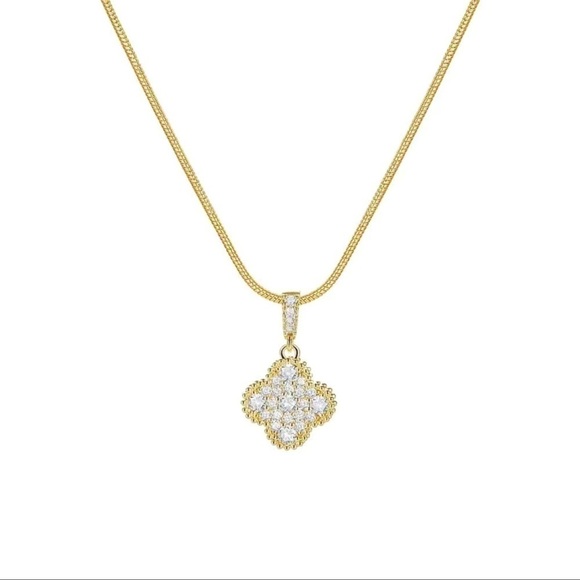 Jewelry - 14K Gold Plated Crystal Flower Pendant Necklace